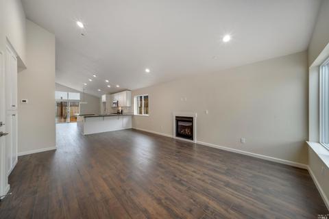 1663 Kerry Ln, Santa Rosa, CA 95403 photo 2