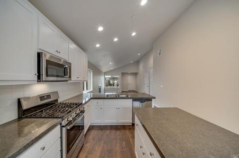 1663 Kerry Ln, Santa Rosa, CA 95403 photo 16