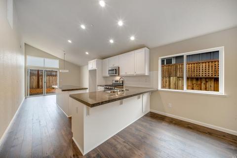 1663 Kerry Ln, Santa Rosa, CA 95403 photo 3