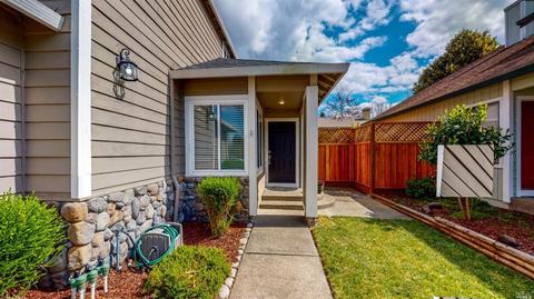 7988 Creekside Dr, Windsor, CA 95492 photo 2