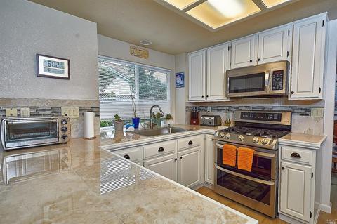 401 Foxwood Ct, Windsor, CA 95492 photo 12