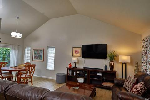 401 Foxwood Ct, Windsor, CA 95492 photo 19