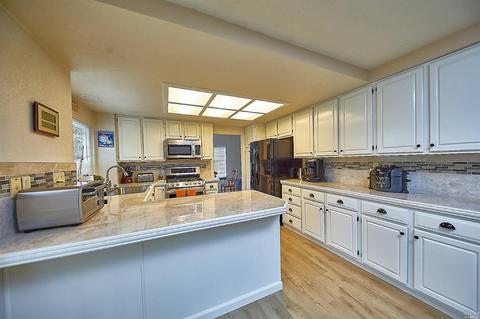 401 Foxwood Ct, Windsor, CA 95492 photo 13
