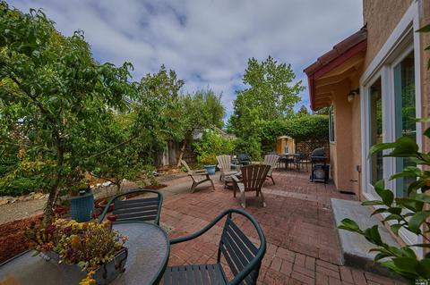 401 Foxwood Ct, Windsor, CA 95492 photo 10