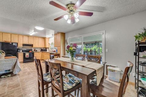 8115 Countryside Ct, Windsor, CA 95492 photo 12