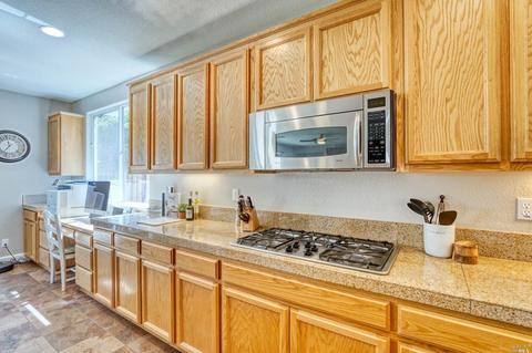664 Chardonnay Pl, Windsor, CA 95492 photo 9