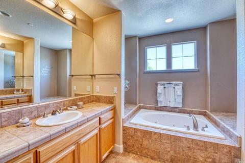 664 Chardonnay Pl, Windsor, CA 95492 photo 23