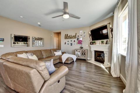 100 Crescent Dr, Vacaville, CA 95688 photo 14