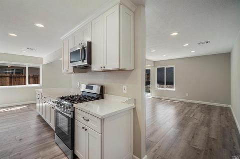 2483 Carnation Dr, Fairfield, CA 94533 photo 6
