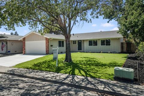 2483 Carnation Dr, Fairfield, CA 94533 photo 2