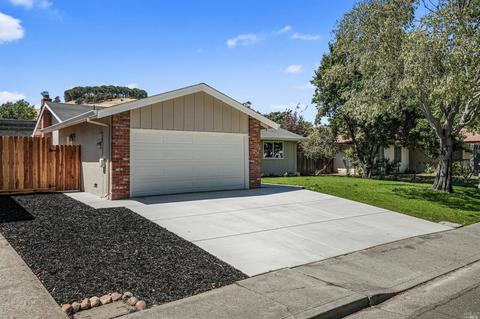 2483 Carnation Dr, Fairfield, CA 94533 photo 3