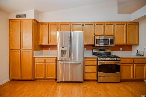 1570 Fulmor Dr, Dixon, CA 95620 photo 4