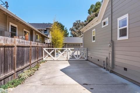 26 Cherry St, Petaluma, CA 94952 photo 3