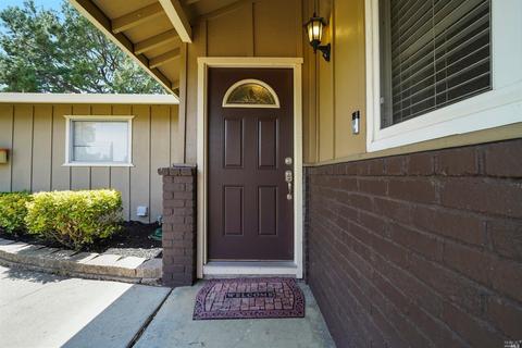 294 Holly Dr, Fairfield, CA 94533 photo 3