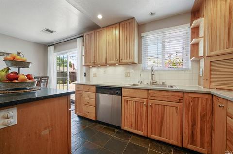 294 Holly Dr, Fairfield, CA 94533 photo 11