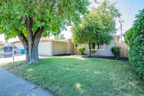 249 Hemlock St, Vacaville, CA 95688 photo 2
