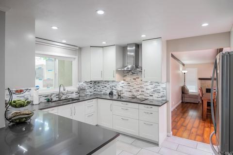 249 Hemlock St, Vacaville, CA 95688 photo 8
