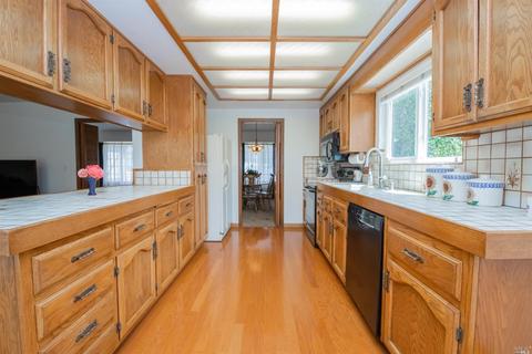 3018 Hillside Ct, Fairfield, CA 94533 photo 8