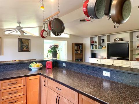 27 Nova Ln, Novato, CA 94945 photo 9