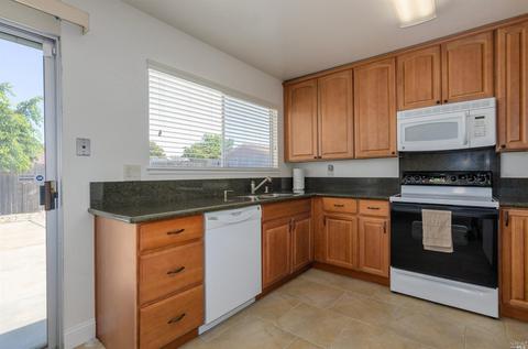 166 Carnation Cir, Vallejo, CA 94589 photo 12
