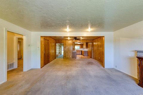 155 Washington Ave, Ukiah, CA 95482 photo 2