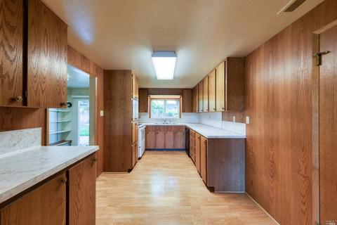155 Washington Ave, Ukiah, CA 95482 photo 5