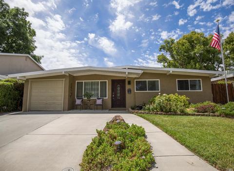 365 Hemlock St, Vacaville, CA 95688 photo 1