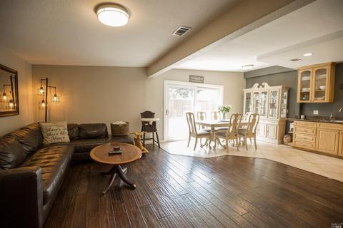 365 Hemlock St, Vacaville, CA 95688 photo 9