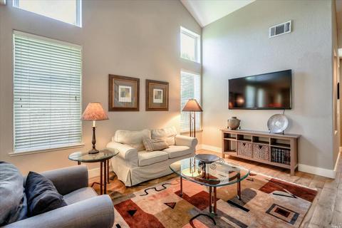 228 Bouquet Cir, Windsor, CA 95492 photo 6