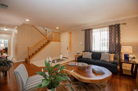 610 Ruby Dr, Vacaville, CA 95687 photo 3