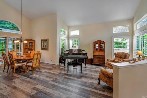 7014 Edinburgh Ct, Windsor, CA 95492 photo 11