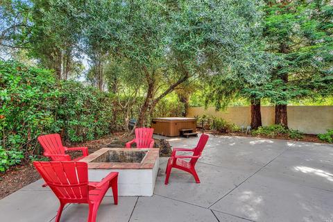 7014 Edinburgh Ct, Windsor, CA 95492 photo 4