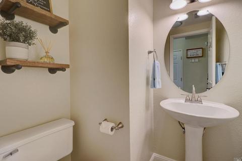 326 E St, Benicia, CA 94510 photo 35