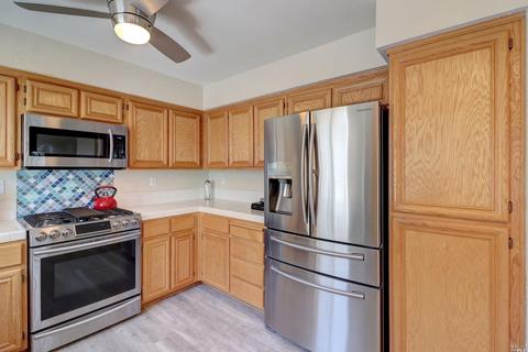 326 E St, Benicia, CA 94510 photo 17