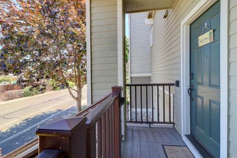 326 E St, Benicia, CA 94510 photo 3