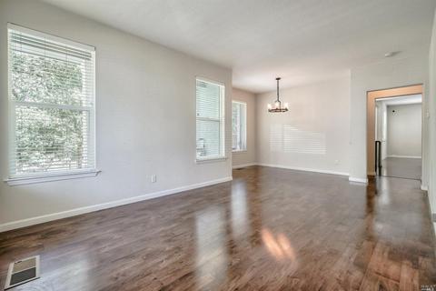 8904 Oakfield Ln, Windsor, CA 95492 photo 5