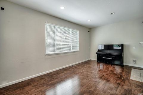 8904 Oakfield Ln, Windsor, CA 95492 photo 8