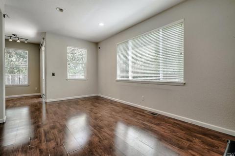 8904 Oakfield Ln, Windsor, CA 95492 photo 11
