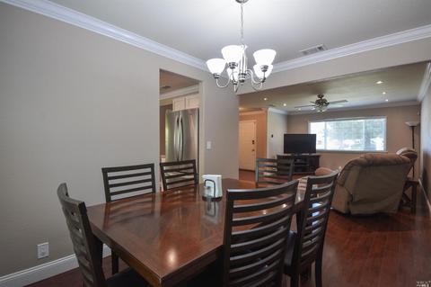 545 E Creekside Cir, Dixon, CA 95620 photo 13