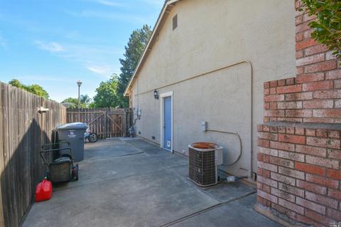 545 E Creekside Cir, Dixon, CA 95620 photo 44