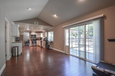 545 E Creekside Cir, Dixon, CA 95620 photo 22