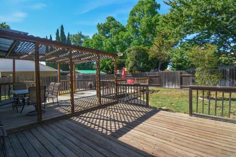 545 E Creekside Cir, Dixon, CA 95620 photo 41