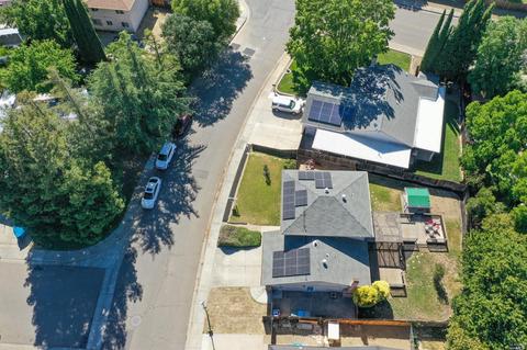 545 E Creekside Cir, Dixon, CA 95620 photo 8