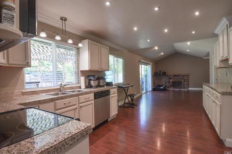 545 E Creekside Cir, Dixon, CA 95620 photo 15