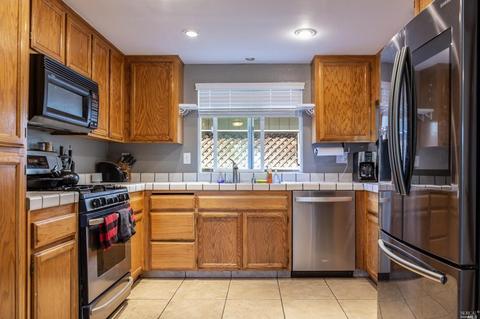 8077 Creekside Dr, Windsor, CA 95492 photo 11