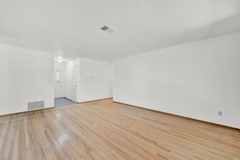 2501 E Atlantic Ct, Fairfield, CA 94533 photo 9