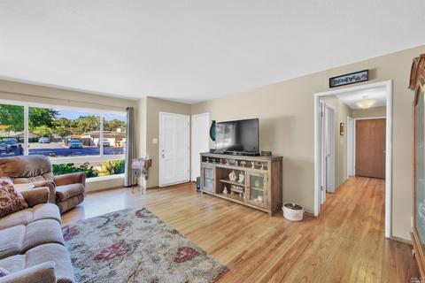 373 Peachtree Ave, Vacaville, CA 95688 photo 6