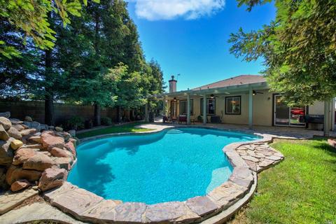 320 Rennert Way, Dixon, CA 95620 photo 1