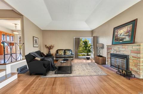 19 La Vuelta St, Vallejo, CA 94590 photo 4