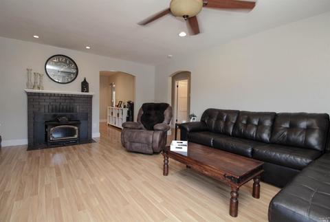 140 Maple St, Vacaville, CA 95688 photo 9